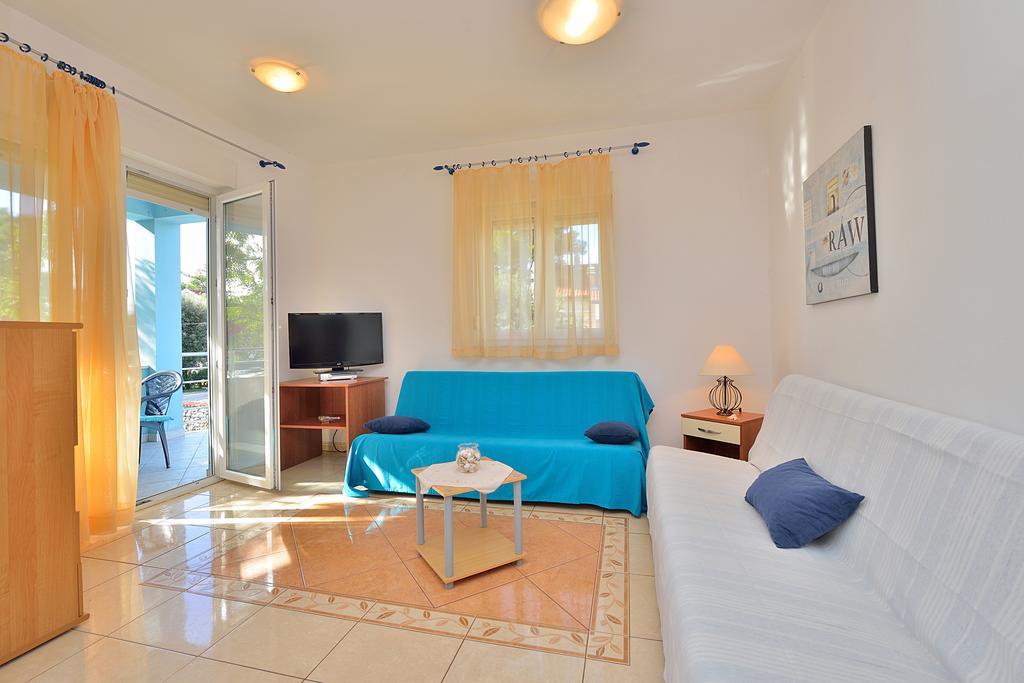 Sara Apartments Petrcane Kamer foto