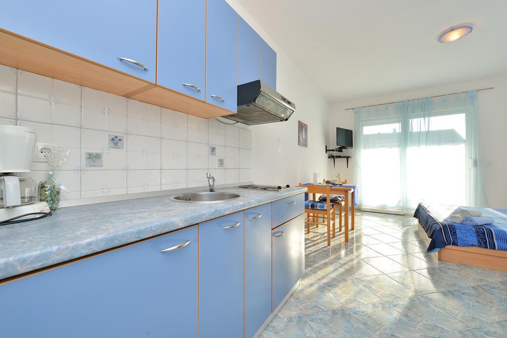 Sara Apartments Petrcane Kamer foto